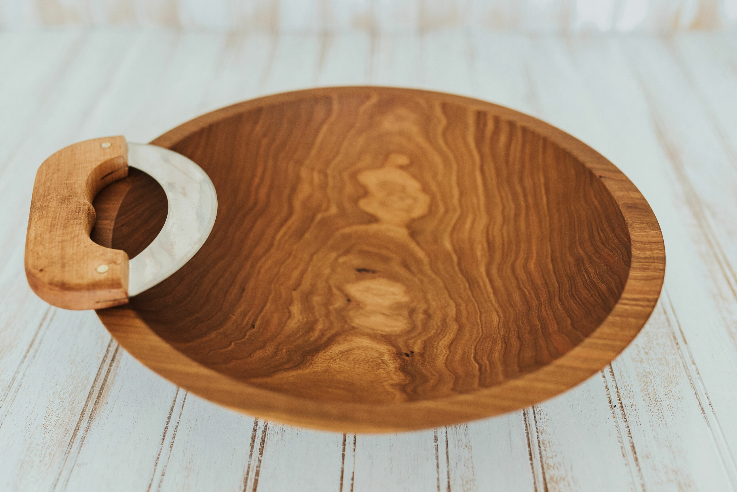 13.5-inch Large Wooden Chopping Bowl Set with Mezzaluna Knife