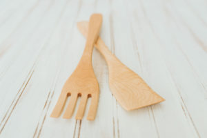 14-inch large maple salad utensil set