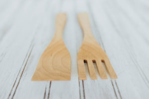 9 inch Maple Salad Utensil Set