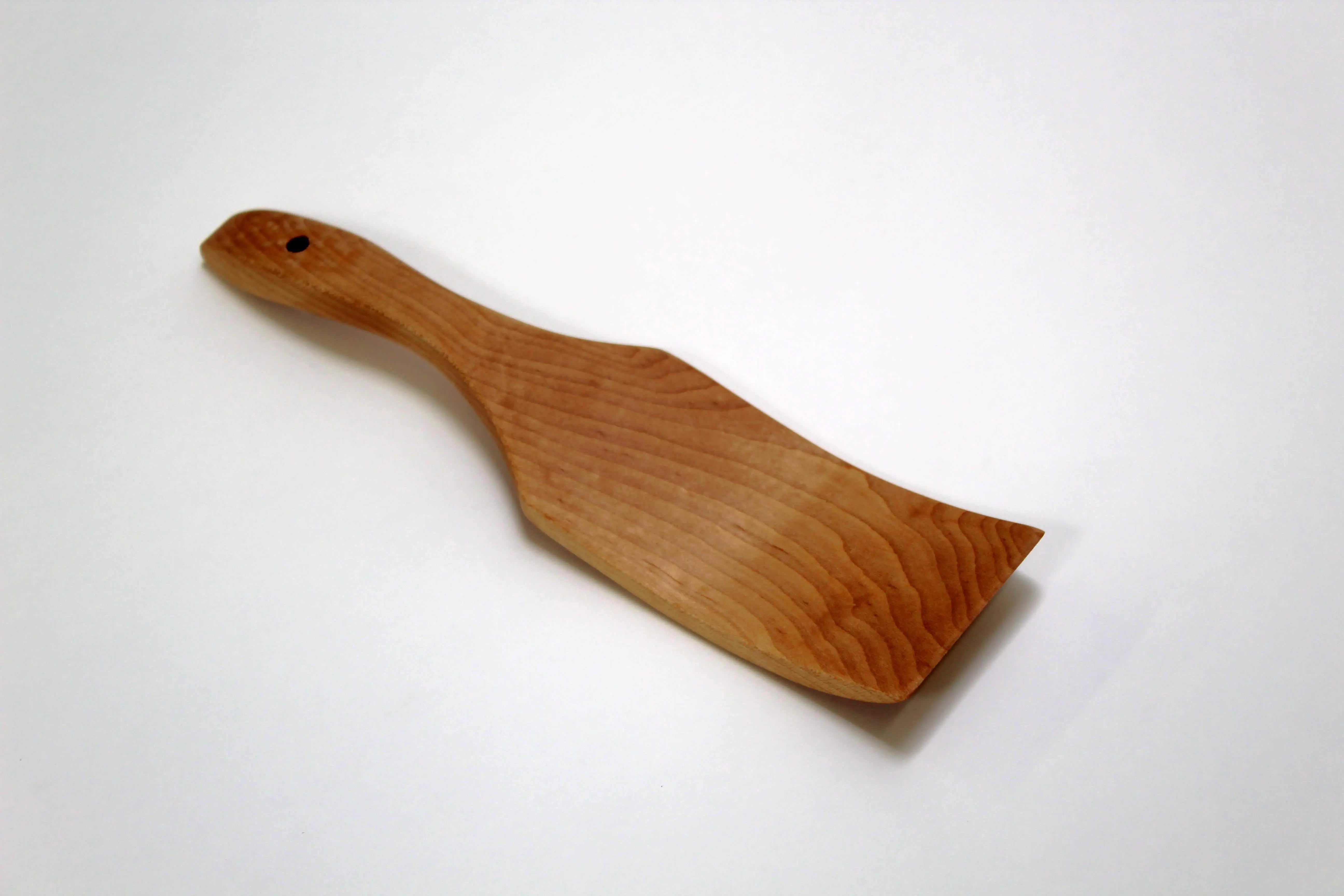 2-3/4 inch Maple Curved Spatula with Bee's Oil Finish - Image 2