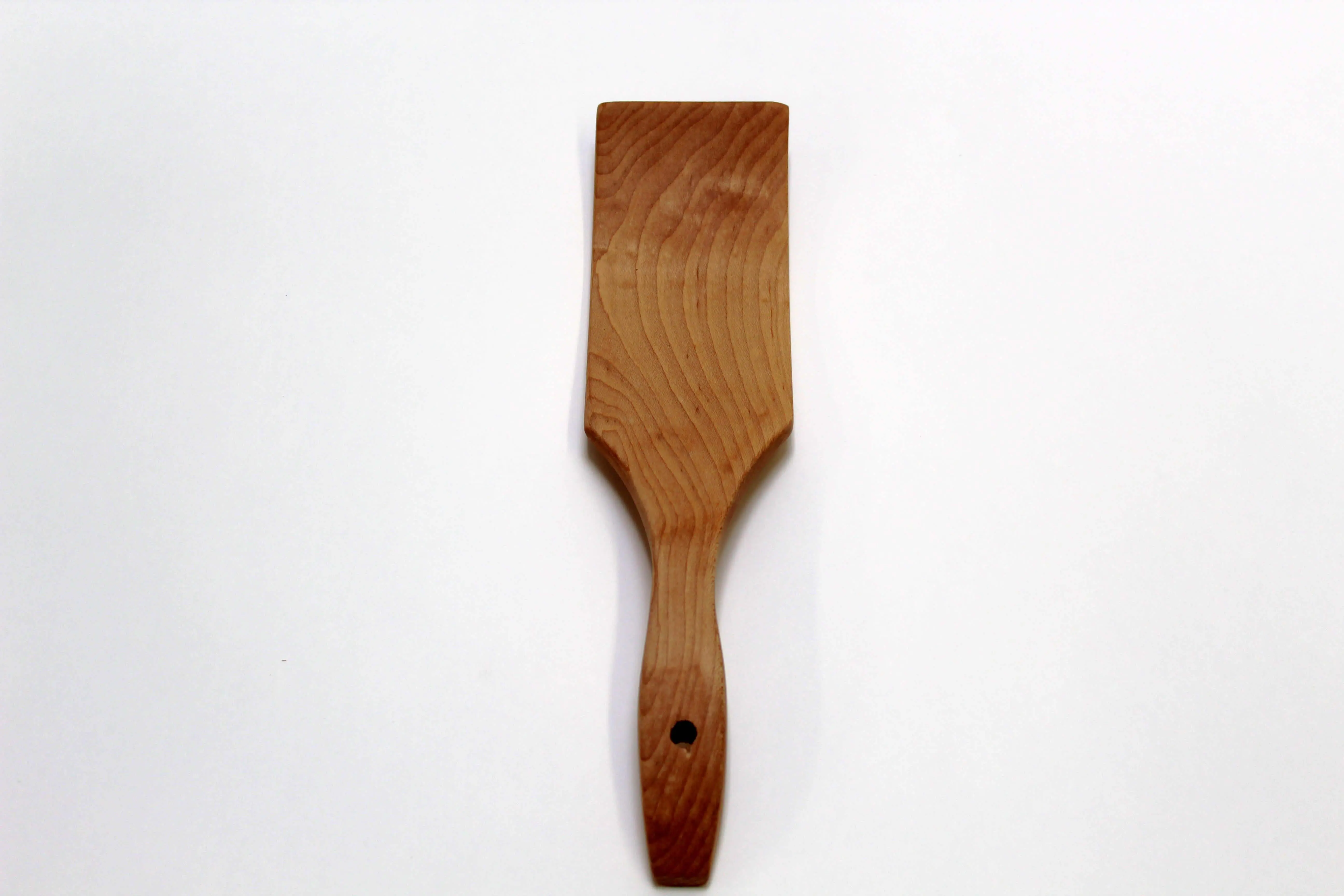 2-3/4 inch Maple Curved Spatula with Bee's Oil Finish - Image 3